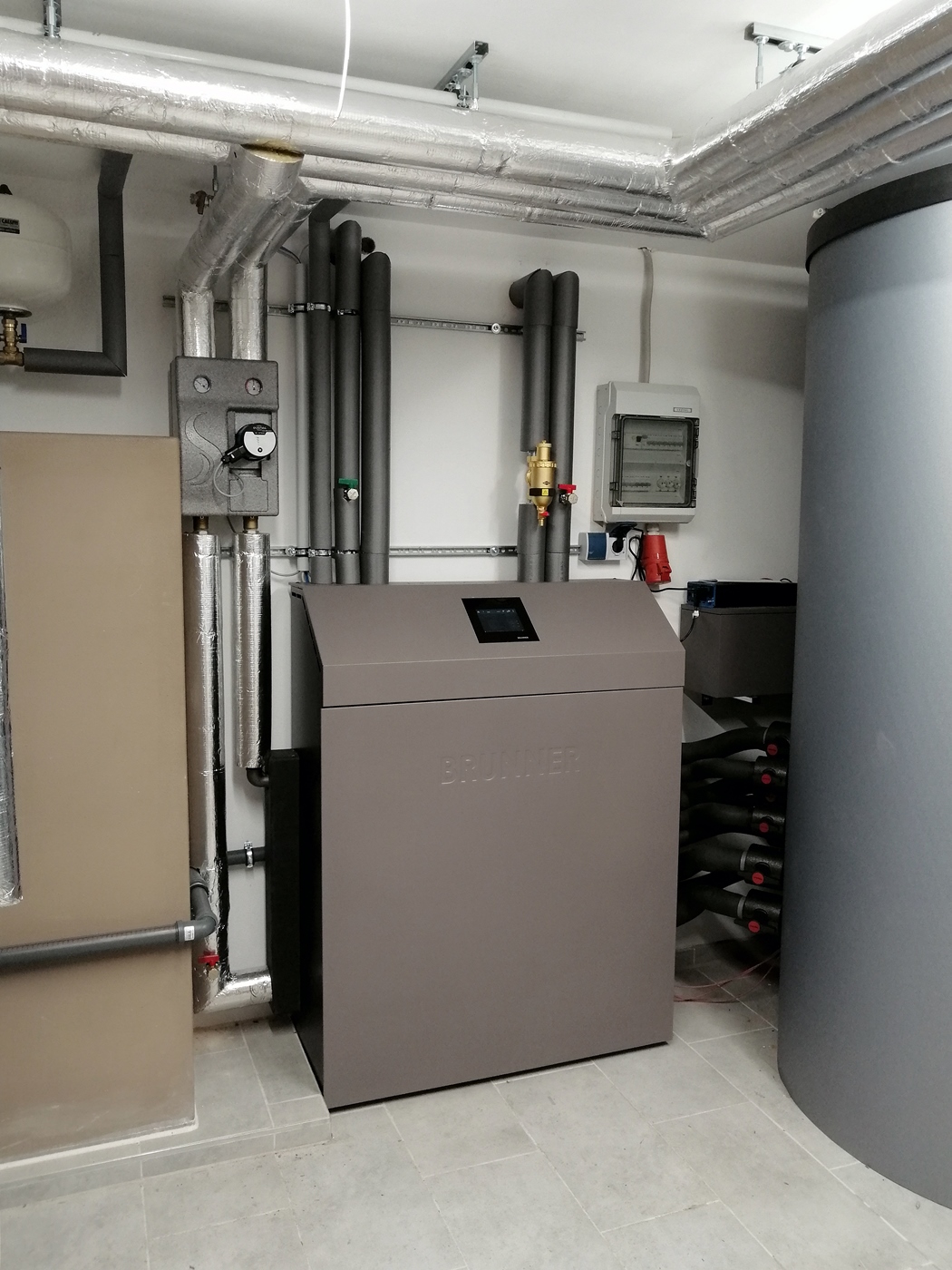 Brunner BSV 40 + Brunner Heizzentrale mit Systemspeicher Schönfelder GmbH